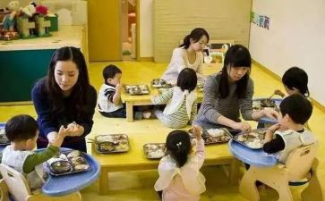 2024年幼儿园保育员小班工作总结推荐6篇