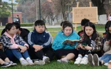 大学班长工作报告总结6篇