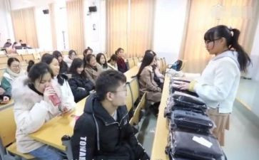 竞选大学班长演讲稿模板8篇