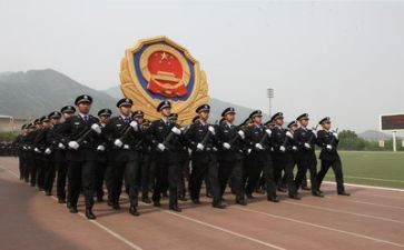 抗击疫情警察事迹8篇