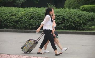 晚离校申请书通用5篇