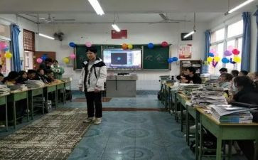 瞧我们班的——作文模板7篇