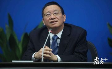 2024年校长年终述职报告6篇