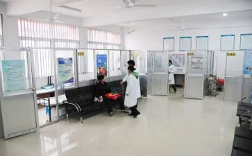 学校校医的述职报告8篇